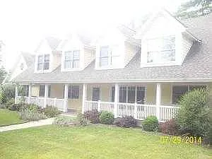 154 S Maple St photo 1