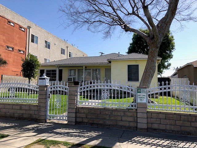 1st image of 8222 Sepulveda Pl