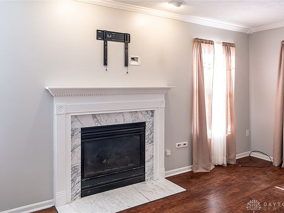 3rd image of 1499 Farrington Dr