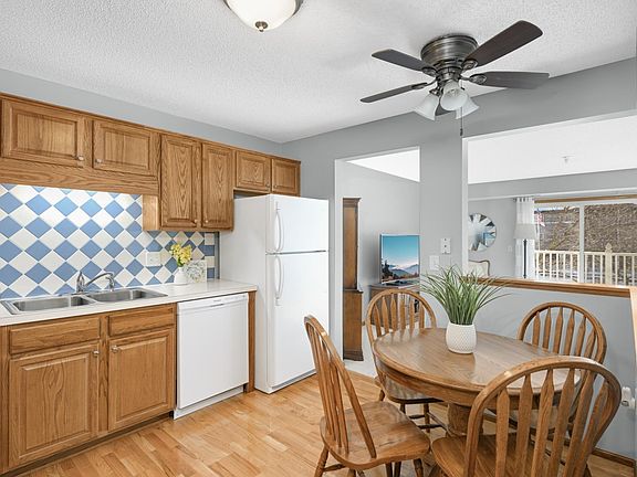 4th image of 18400 Euclid St APT 261