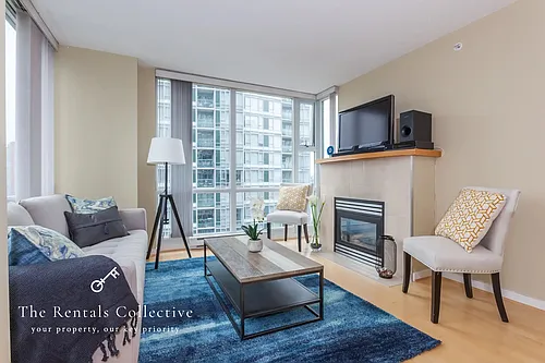 1077 Marinaside Cres #1207 Photo 1