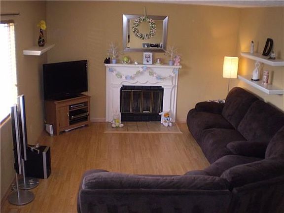 3rd image of 3939 Deer Knoll Dr