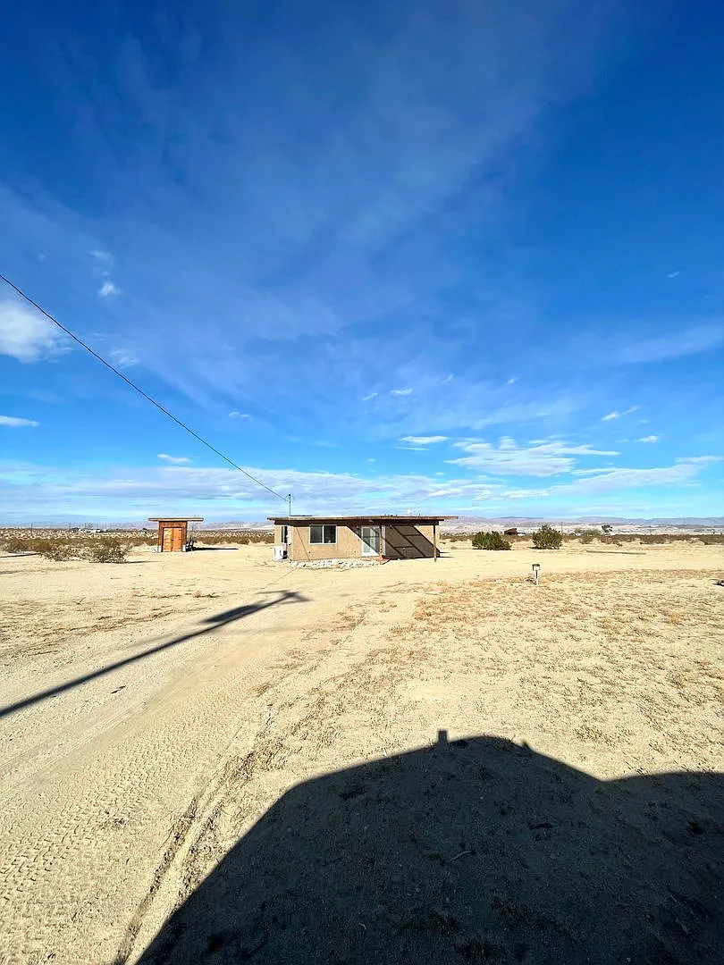 Building Photo - 3585 Pampas Ave