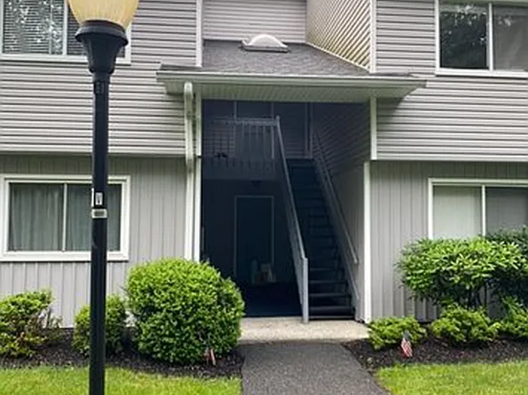 143 Flintlock Way APT C, Yorktown Heights, NY 10598