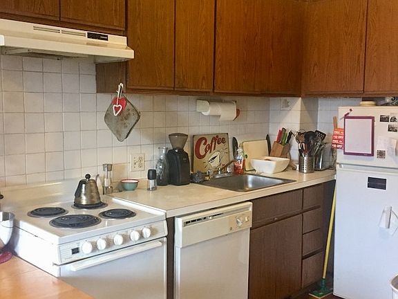 4th image of 447 Hicks St APT 2A