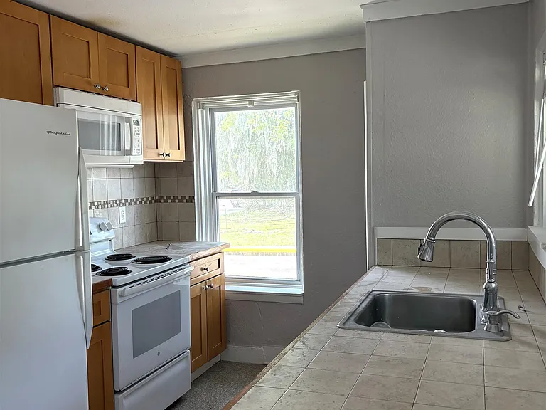 133 Riberia St — Photo 3