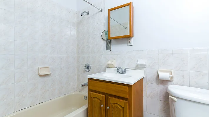 Rented by Nooklyn NYC LLC | media 7