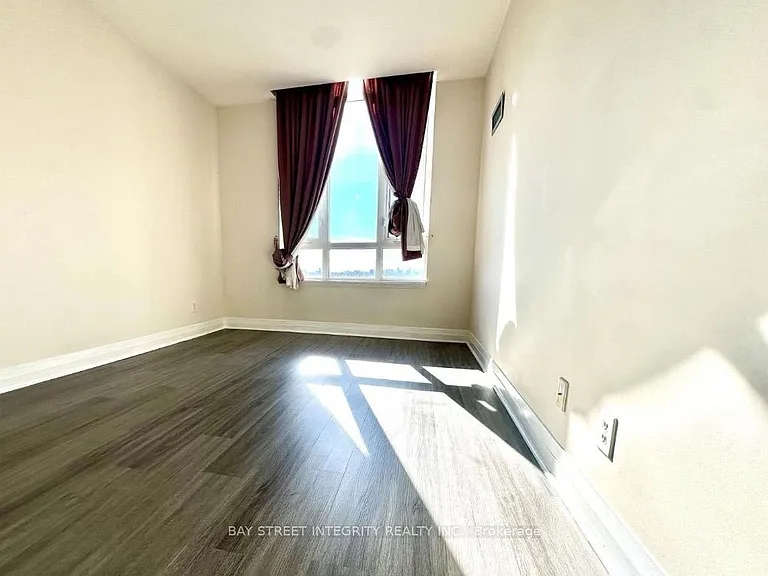 7373 Kennedy Rd #Penthouse 02 — Photo 7