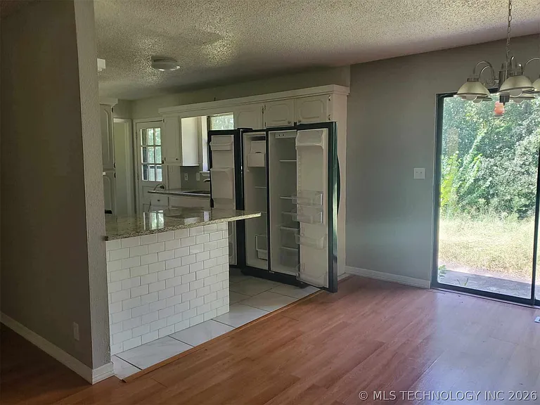 723 W Mary Lynn Dr — Photo 9