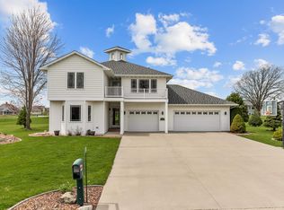 5875 Pointe West Dr, Winneconne, WI 54986