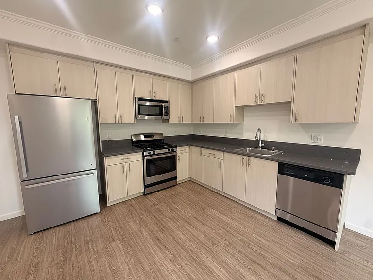 YaYa Hatteras, LLC — Photo 2