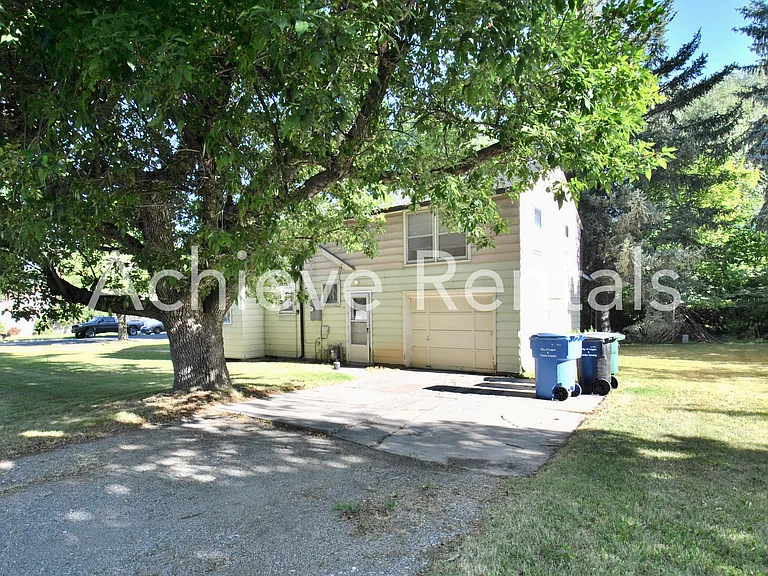 704 N 200 E — Photo 11