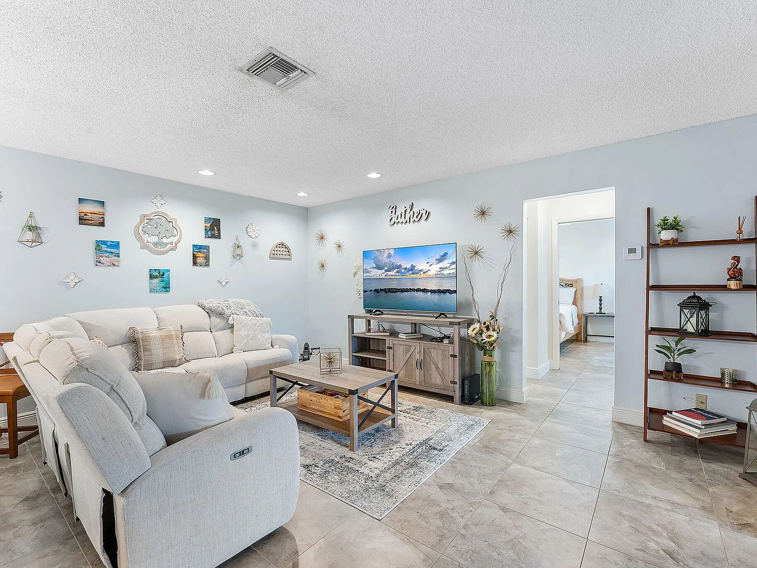 2 bed, 2.0 bath, 1188 sqft, $3,000 — Photo 2