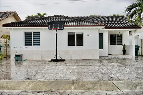 10157 NW 129th Ter Photo 1