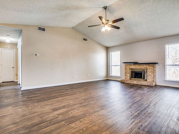 5th image of 1407 Legget St