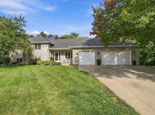 2580 Brinkhaus St, Chaska, MN 55318