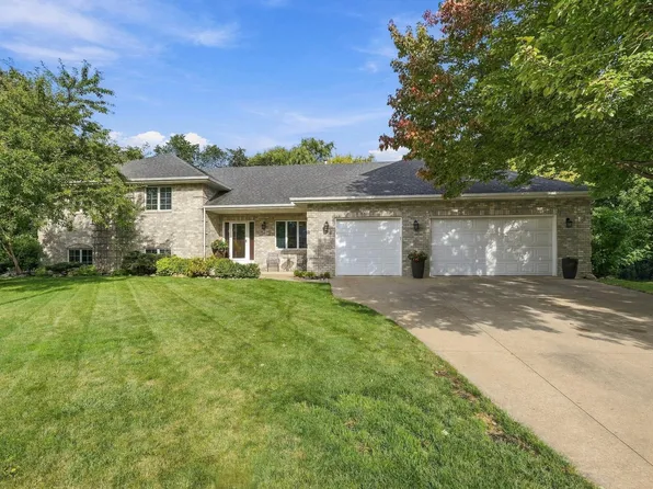 2580 Brinkhaus St, Chaska, MN 55318