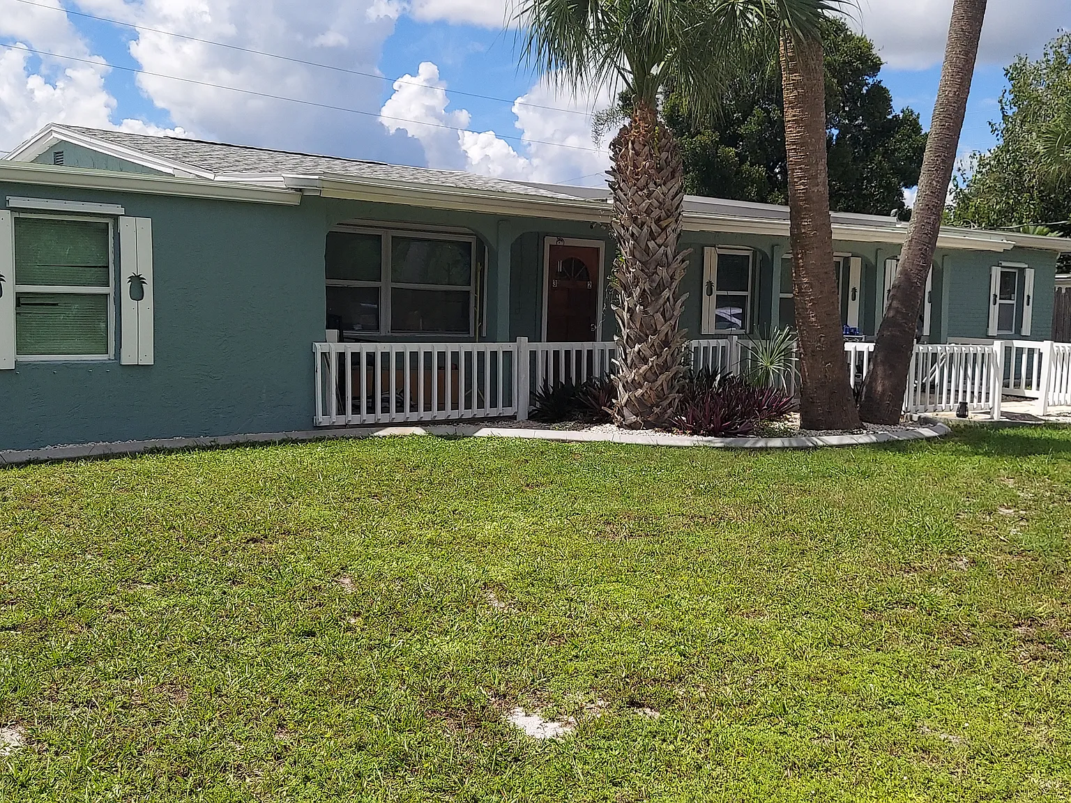 3 bed, 725 sqft, $1,900 — Photo 2