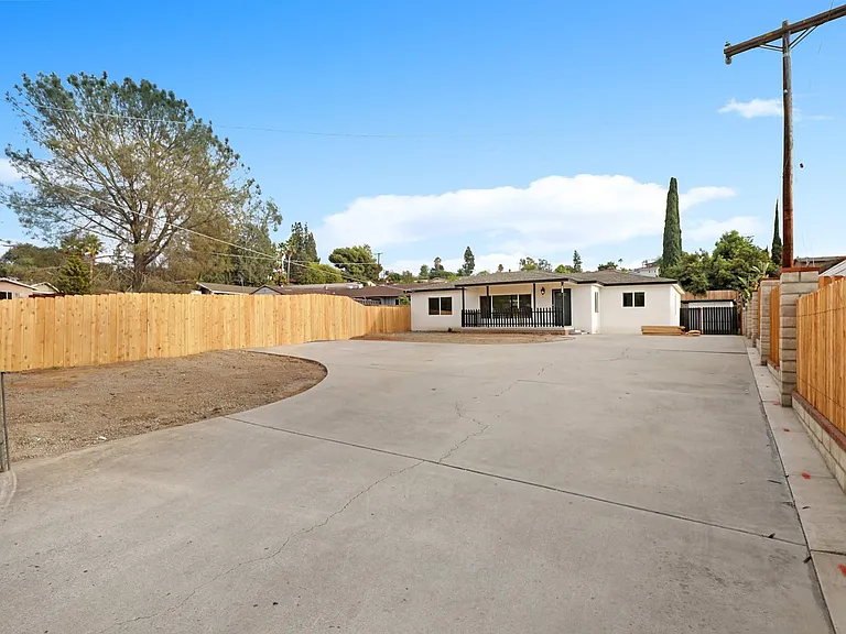 1501 Pepper Dr — Photo 24
