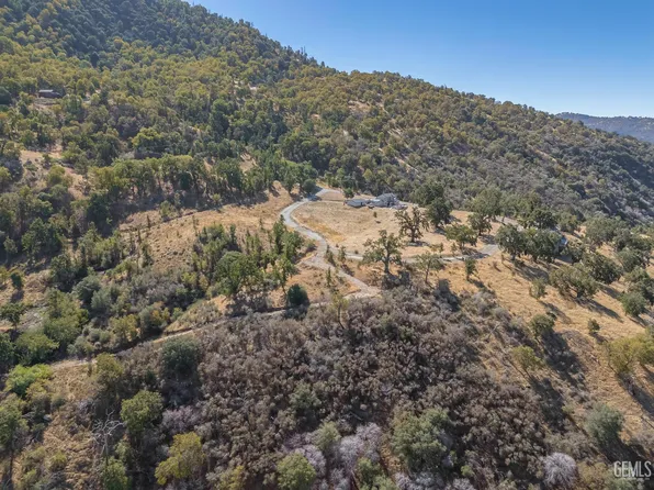 27201 El Camino Dr, Tehachapi, CA 93561