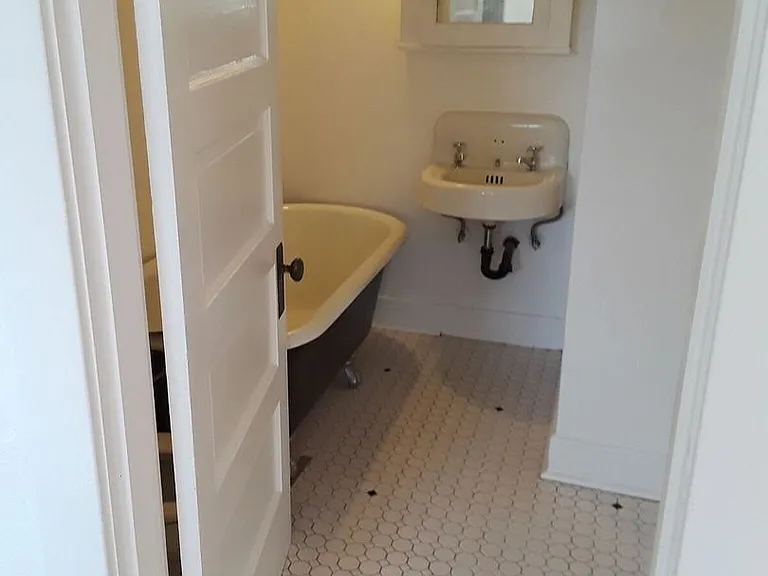 2129 SE 10th Ave — Photo 13