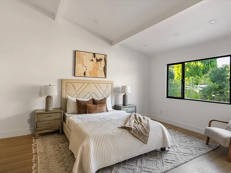 3873 Royal Woods Dr — Photo 16