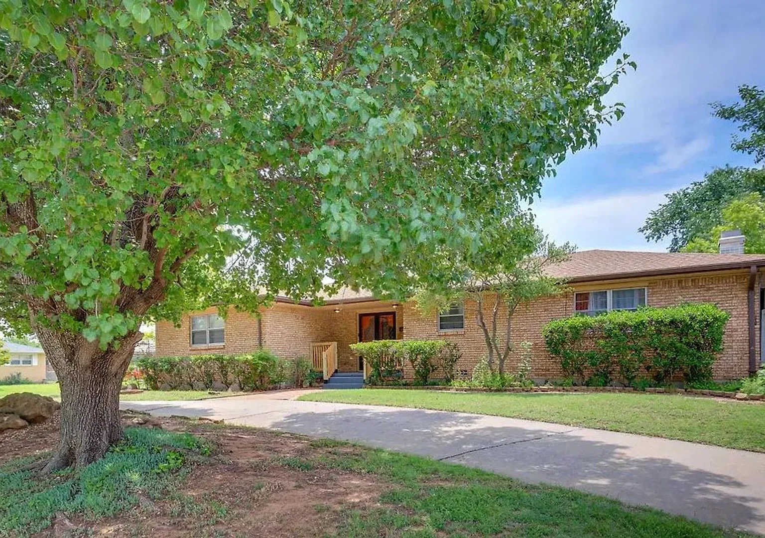 4502 Sw Cherokee - Fully Furnished! — Photo 1