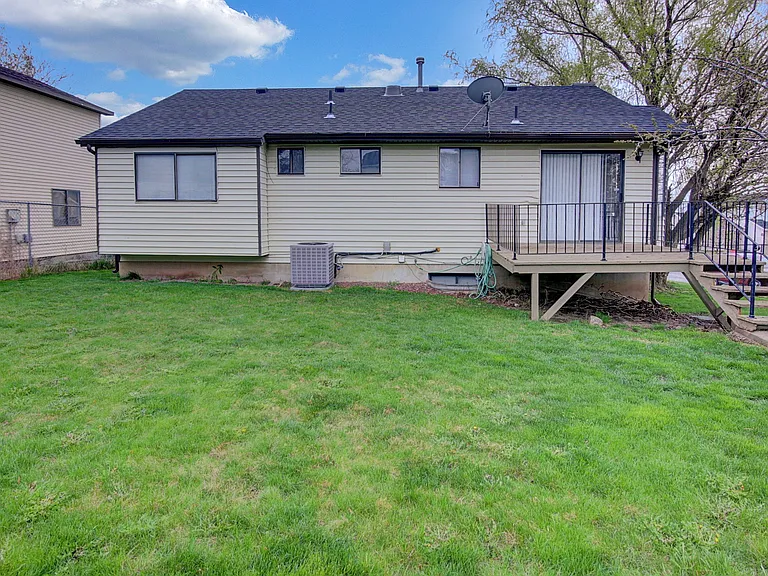 1179 E 2450 N — Photo 18