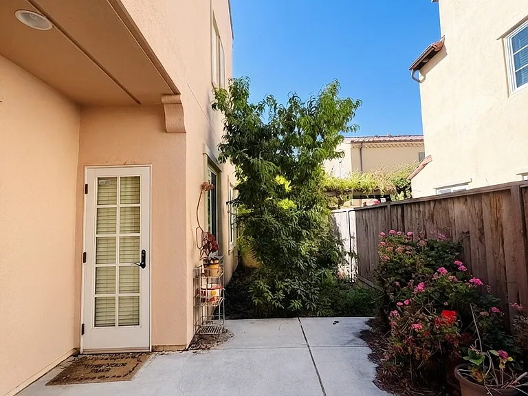 525 Sago Palm Ter — Photo 21