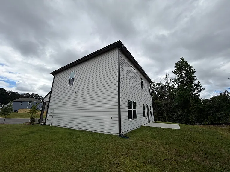 8 Cavalier Ct — Photo 32