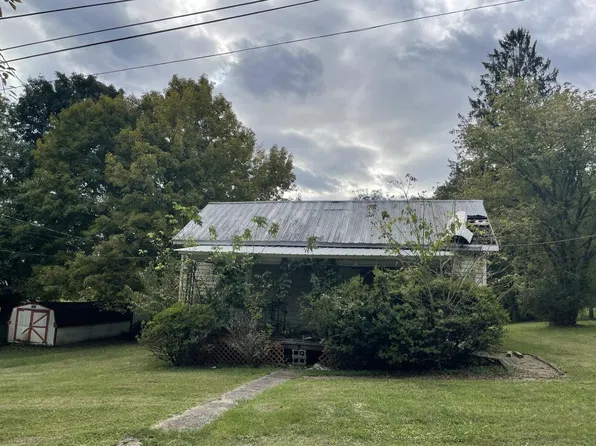 113 Sycamore St, Ansted, WV 25812