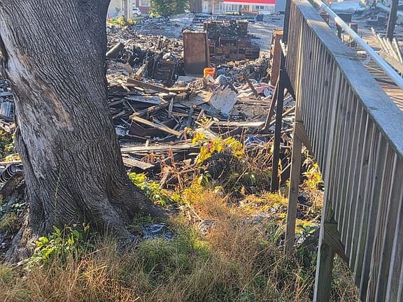 3rd image of 520 E Colliery Ave