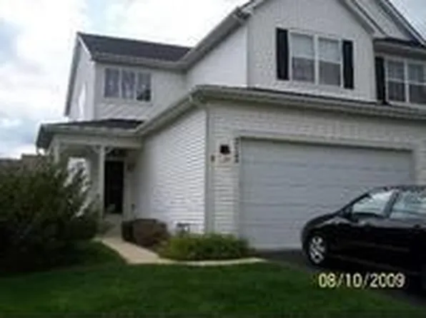 317 Tower Hill Dr, Saint Charles, IL 60175