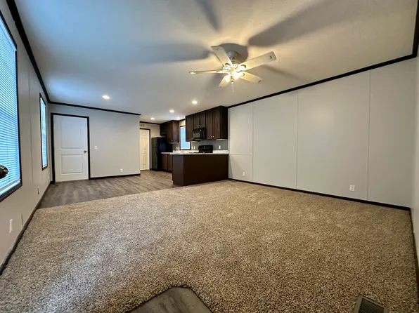 561 S Strawberry Ln #257, Muskegon, MI 49442