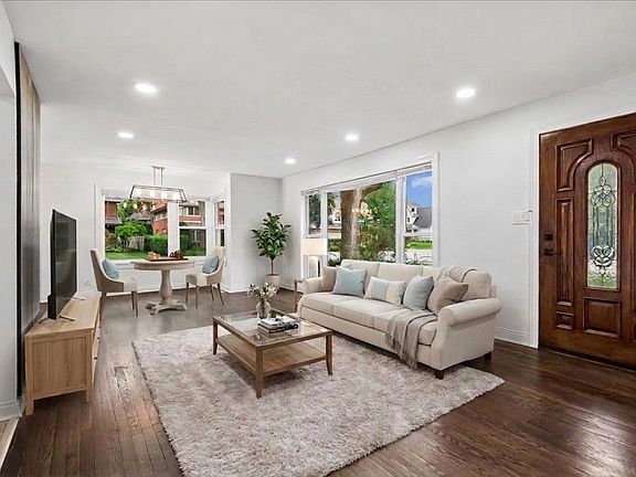 4th image of 2272 Asbury Rd