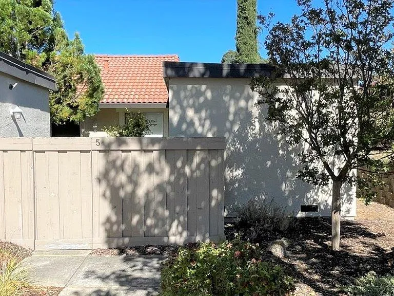 5 Donner Creek Ct — Photo 2
