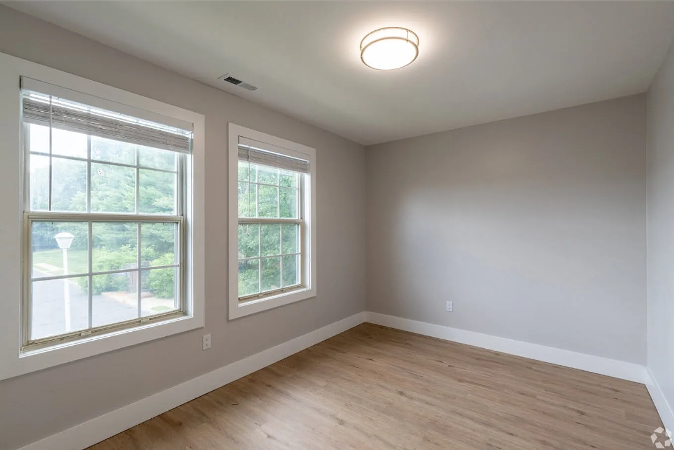 AmericanSide Apartments — Photo 4
