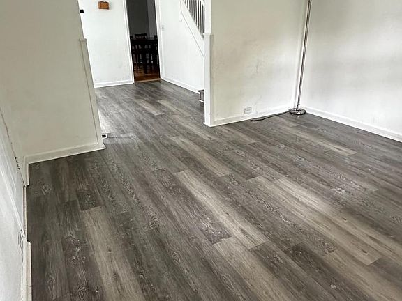2nd image of 22 Mervine Pl