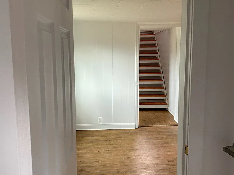 90 Lewis St — Photo 6