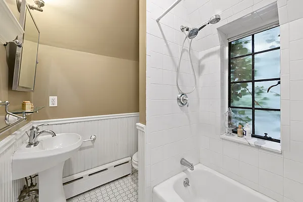 Sold by Douglas Elliman | media 14