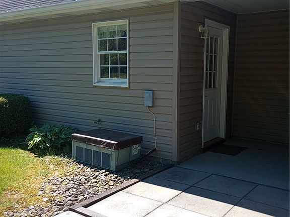 2nd image of 1303 Stoneridge Blvd