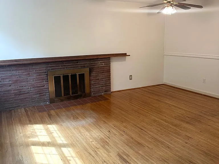 14041 Wallingford Ave N — Photo 2