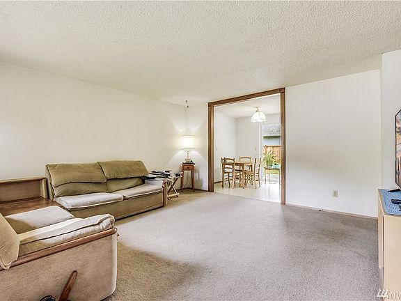 5th image of 21041 NE 92nd St