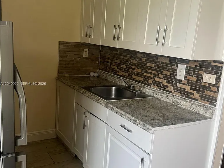 7620 Kimberly Blvd #2D — Photo 2