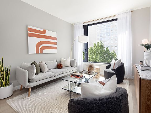 4th image of 15310 88th Ave #610