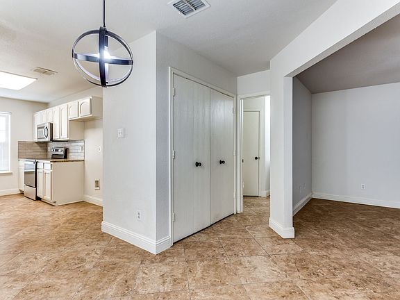 4th image of 10648 Wild Oak Dr