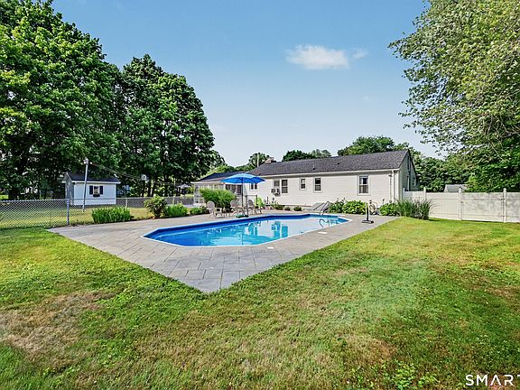 3rd image of 524 Ferry Road