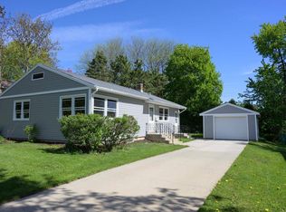 122 Gary Ct, Sun Prairie, WI 53590