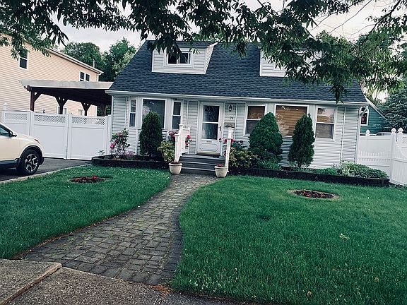 5th image of 24 Ketcham Ave