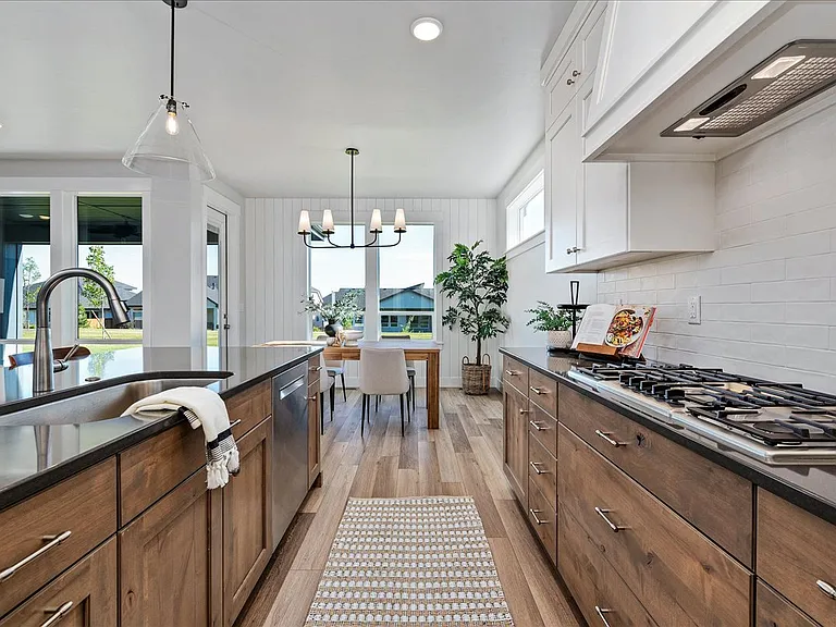 5111 W Canaston St — Photo 10